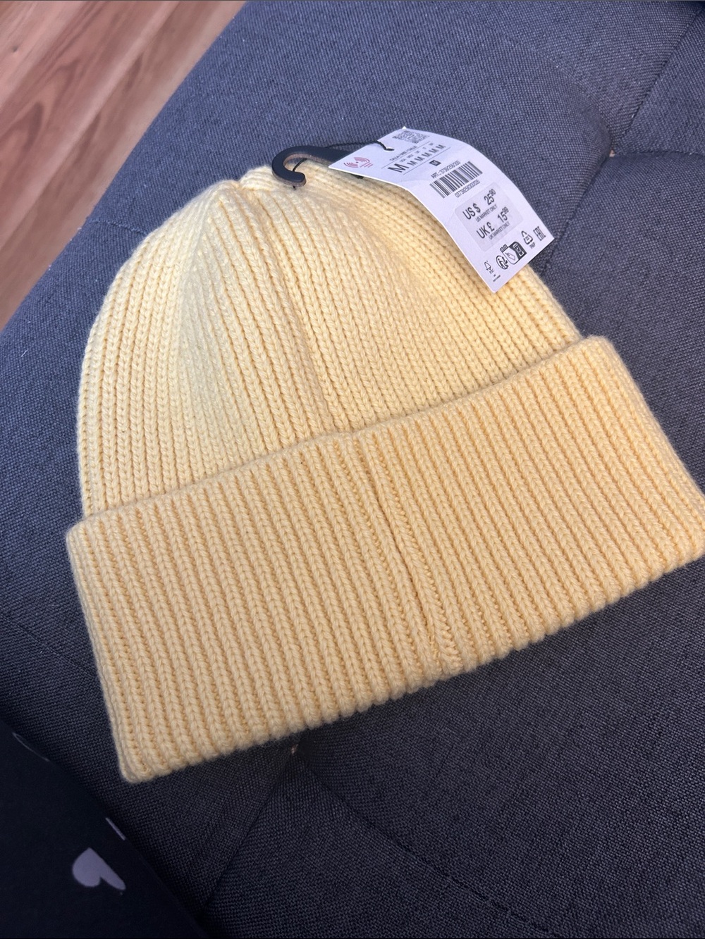 Zara Women's Beanie, NWT